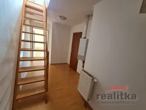 Pronájem bytu 2+kk, Opava - Předměstí, Vyhlídalova, 62 m2