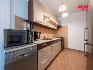 Prodej bytu 3+1, Praha, Neustupného, 81 m2