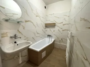 Pronájem bytu 1+1, Hulín, nám. Míru, 45 m2