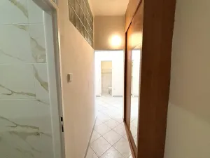 Pronájem bytu 1+1, Hulín, nám. Míru, 45 m2