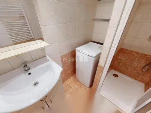 Prodej bytu 2+1, Pardubice - Zelené Předměstí, náměstí Dukelských hrdinů, 57 m2