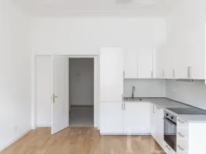 Pronájem bytu 1+kk, Praha - Bubeneč, Ovenecká, 33 m2