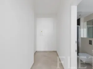 Pronájem bytu 1+kk, Praha - Bubeneč, Ovenecká, 33 m2
