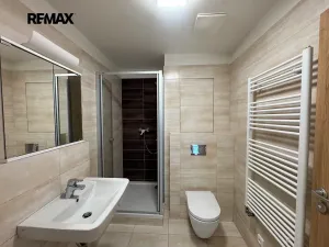 Pronájem bytu 2+kk, Praha - Uhříněves, Oty Bubeníčka, 45 m2