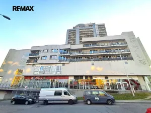 Prodej garážového stání, Praha - Stodůlky, Petržílkova, 11 m2