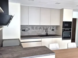 Pronájem bytu 4+kk, České Budějovice, Vrbenská, 103 m2