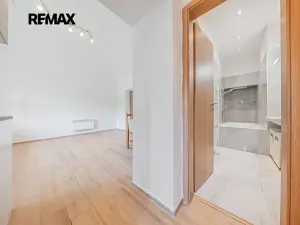 Prodej bytu 2+kk, Hostivice, Čsl. armády, 43 m2