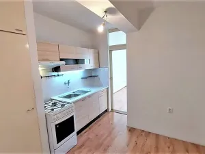 Prodej bytu 2+1, Praha, Ke kladivům, 62 m2