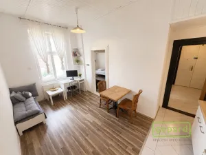 Pronájem bytu 2+kk, Praha, Bělehradská, 49 m2