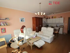 Pronájem bytu 2+kk, Praha - Uhříněves, V bytovkách, 60 m2