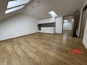 Pronájem bytu 2+kk, Humpolec, Dolní náměstí, 61 m2