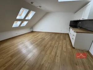 Pronájem bytu 2+kk, Humpolec, Dolní náměstí, 61 m2