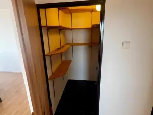 Pronájem bytu 3+1, Praha - Bubeneč, Jednořadá, 90 m2