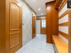 Prodej bytu 3+1, Praha - Kobylisy, Jelínkova, 61 m2
