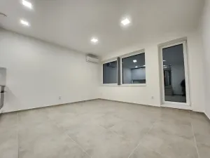 Pronájem bytu 2+kk, Zlín, K Luhám, 47 m2
