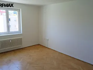 Prodej bytu 2+1, Úpice, Sládkova, 54 m2