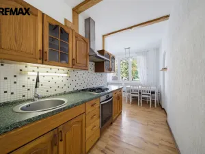 Prodej bytu 2+1, Karlovy Vary - Rybáře, Plešivecká, 64 m2