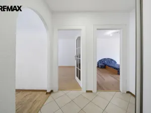Prodej bytu 2+1, Karlovy Vary - Rybáře, Plešivecká, 64 m2