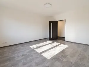 Pronájem bytu 3+1, Plzeň, U Světovaru, 70 m2