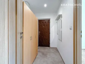 Pronájem bytu 1+kk, Praha - Letňany, Místecká, 25 m2