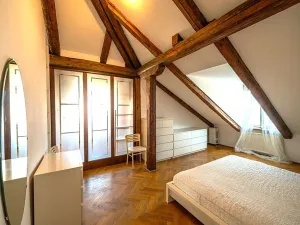 Pronájem bytu 3+1, Praha, Viktora Huga, 164 m2