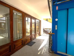 Pronájem bytu 3+1, Praha, Viktora Huga, 164 m2