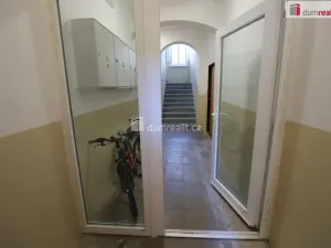 Pronájem bytu 1+1, Karlovy Vary, Kolmá, 35 m2