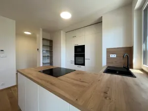 Prodej bytu 2+kk, Bystřice nad Pernštejnem, Masarykovo náměstí, 64 m2