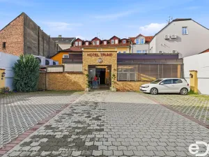 Pronájem restaurace, Mladá Boleslav, Českobratrské náměstí, 250 m2