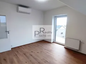 Prodej bytu 2+kk, Hevlín, 63 m2
