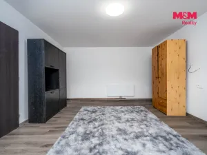 Prodej rodinného domu, Dobřenice, 169 m2
