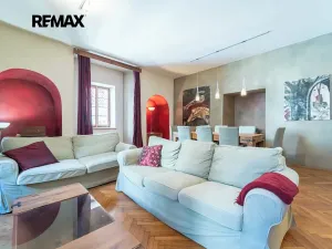 Pronájem bytu 3+1, Praha - Malá Strana, Valdštejnské náměstí, 91 m2