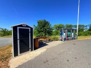 Prodej obchodního prostoru, Kly, 45 m2