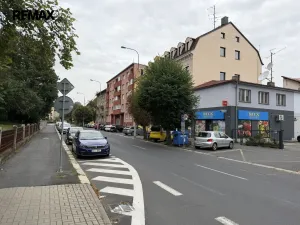 Pronájem garážového stání, Karlovy Vary, Moskevská, 13 m2