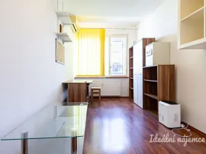 Pronájem bytu 2+1, Praha - Bubeneč, Národní obrany, 46 m2