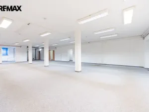 Pronájem obchodního prostoru, Praha - Háje, Hviezdoslavova, 297 m2