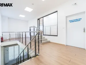 Pronájem obchodního prostoru, Praha - Háje, Hviezdoslavova, 364 m2