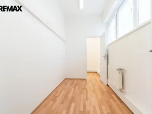 Pronájem obchodního prostoru, Praha - Háje, Hviezdoslavova, 364 m2