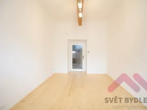 Pronájem bytu 1+kk, Praha - Vršovice, Slovinská, 29 m2