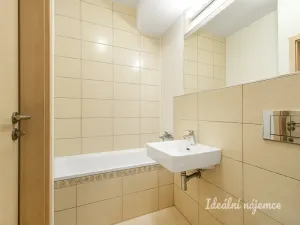 Pronájem bytu 1+kk, Praha - Střížkov, Zakšínská, 27 m2