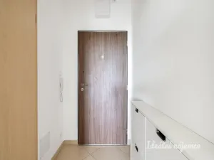 Pronájem bytu 1+kk, Praha - Střížkov, Zakšínská, 27 m2