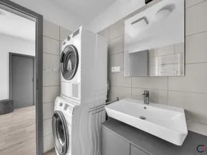 Prodej bytu 2+kk, Pardubice - Ohrazenice, U Sportovní školy, 59 m2