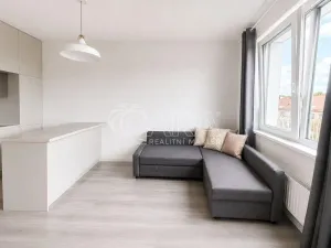 Prodej bytu 2+kk, Praha - Hloubětín, Kbelská, 51 m2