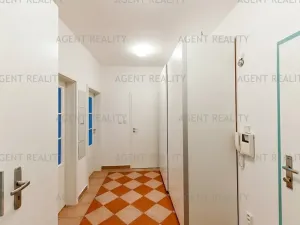 Pronájem bytu 2+kk, Praha - Břevnov, Slavníkova, 57 m2