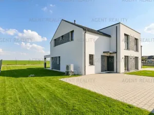Prodej rodinného domu, Slaný, 156 m2