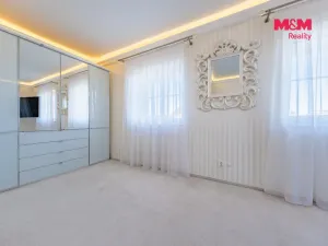 Prodej obchodního prostoru, Šestajovice, U Váhy, 356 m2