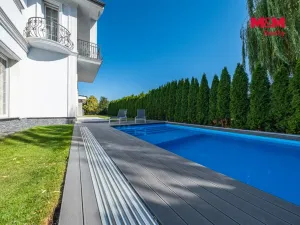 Prodej obchodního prostoru, Šestajovice, U Váhy, 356 m2