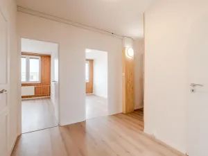 Pronájem bytu 3+1, Praha - Kobylisy, Chotovická, 83 m2