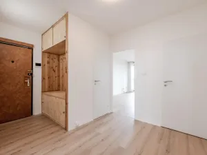 Pronájem bytu 3+1, Praha - Kobylisy, Chotovická, 83 m2