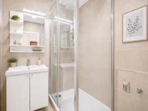 Pronájem bytu 3+1, Praha - Kobylisy, Chotovická, 83 m2